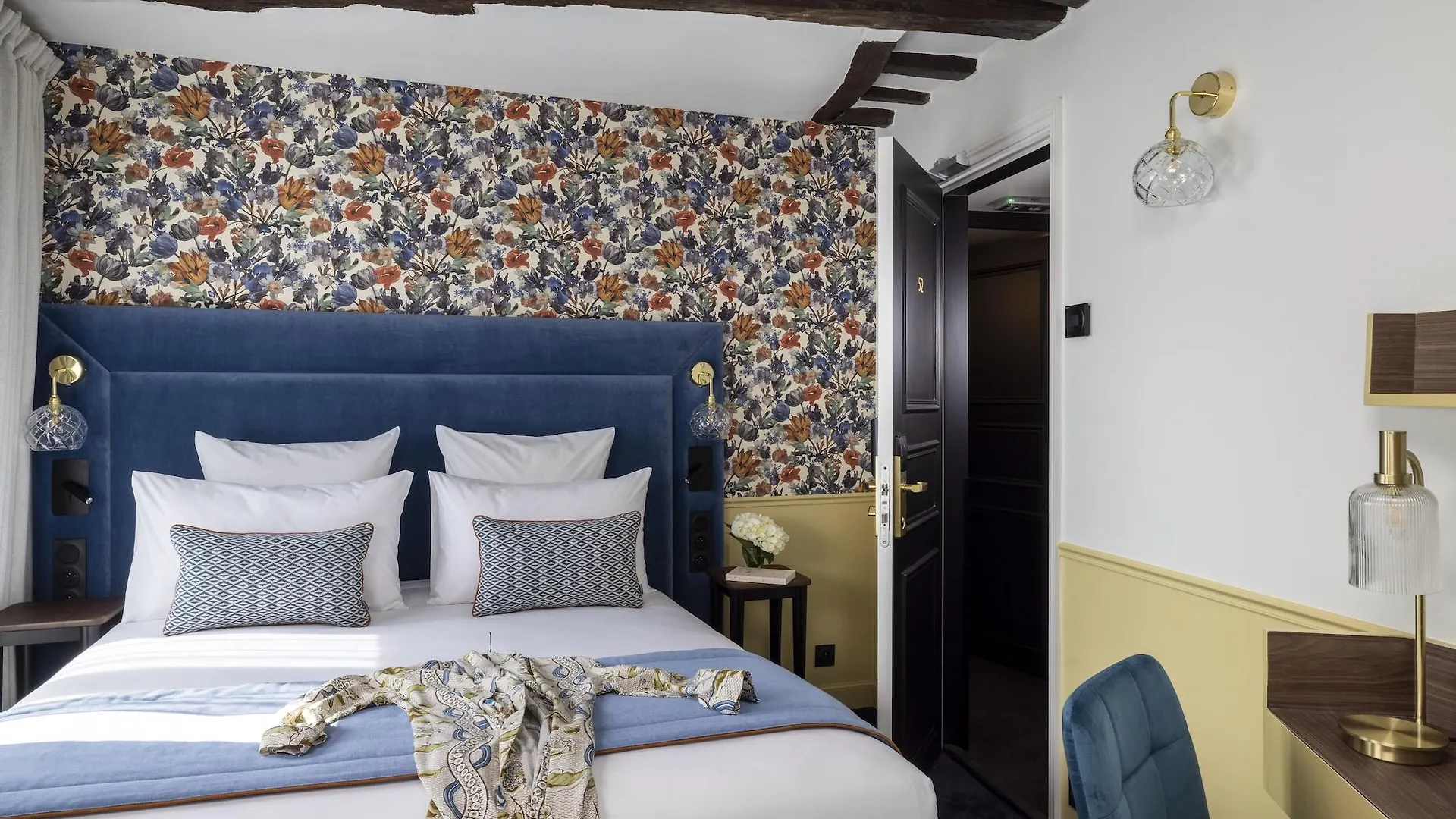 ****  Hotel Louis II Paris France
